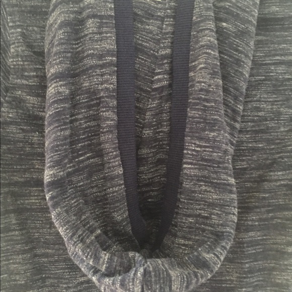 Shirt with hoodie - Picture 3 of 4